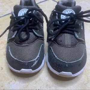NIKE Kids Huarache Run fashion Sneakers
